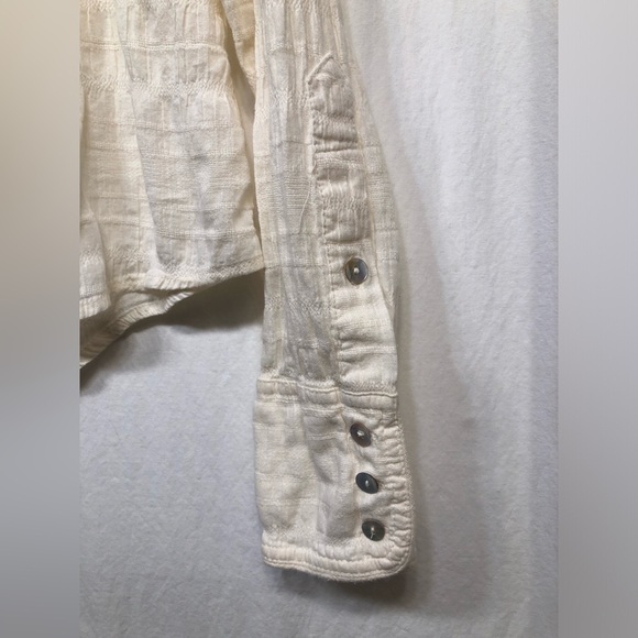 Free People Cream Pearlized Button Up Shirt Front Pockets Size Small - Picture 4 of 12